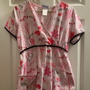Women’s scrub top